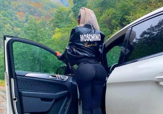Ce ascunde fundul bombat al lui Loredana Chivu, povestea blondei