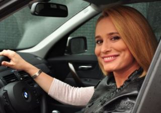 Ce salariu are Andreea Esca la Pro TV? Să vezi ce mașină are și câți bani a costat