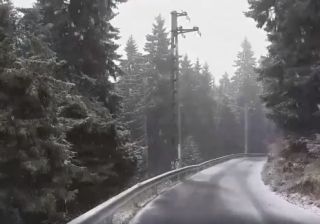 A început să ningă în România, unde ninge ca în povești?