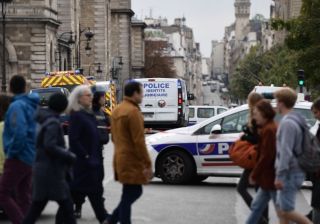 Atac terorist in sediul poliției din Paris. Vezi bilanțul morților și autorul masacrului